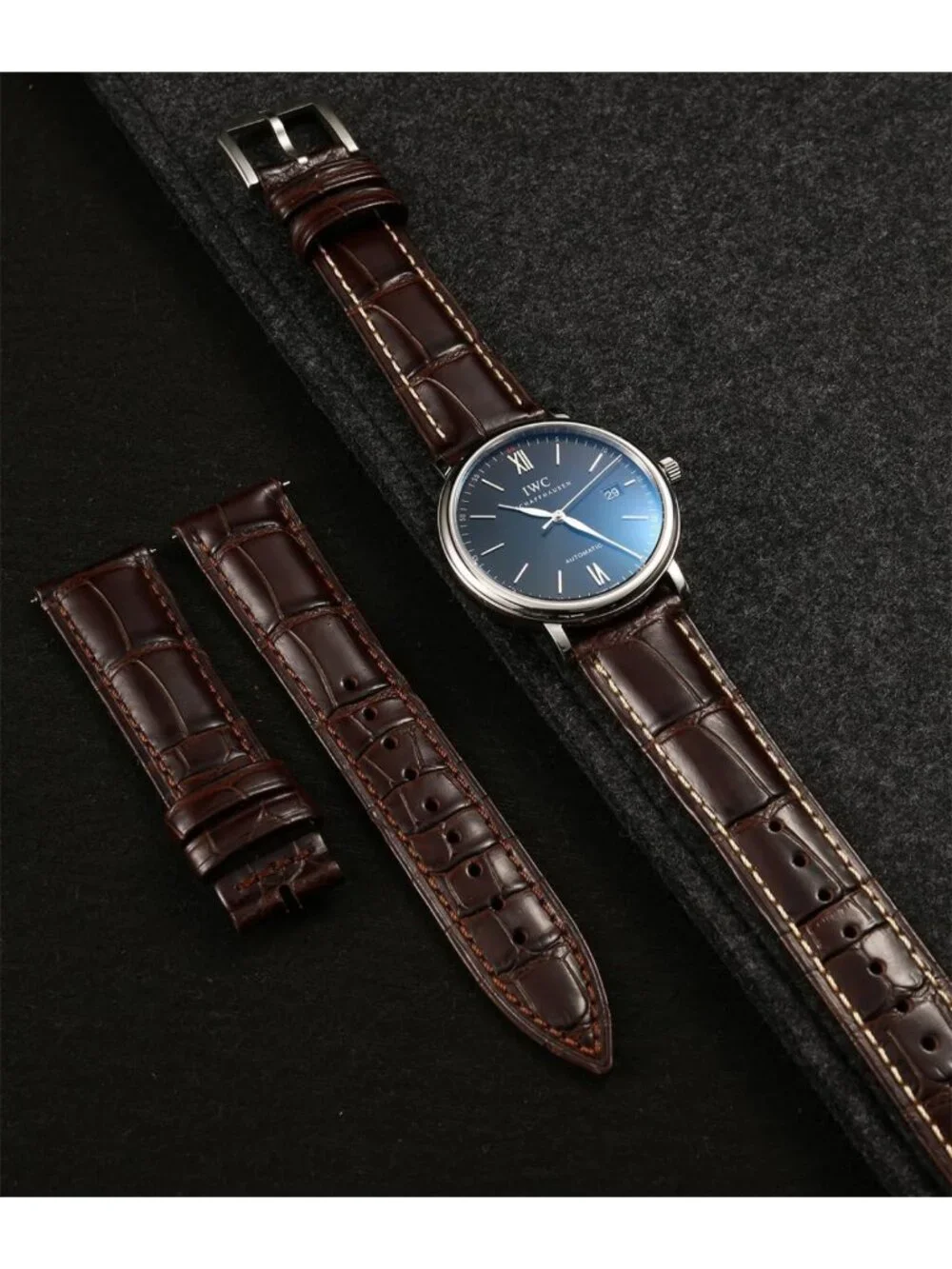 Stylish Leather Watch Band for Men, Quick-Release Alligator Grain Design